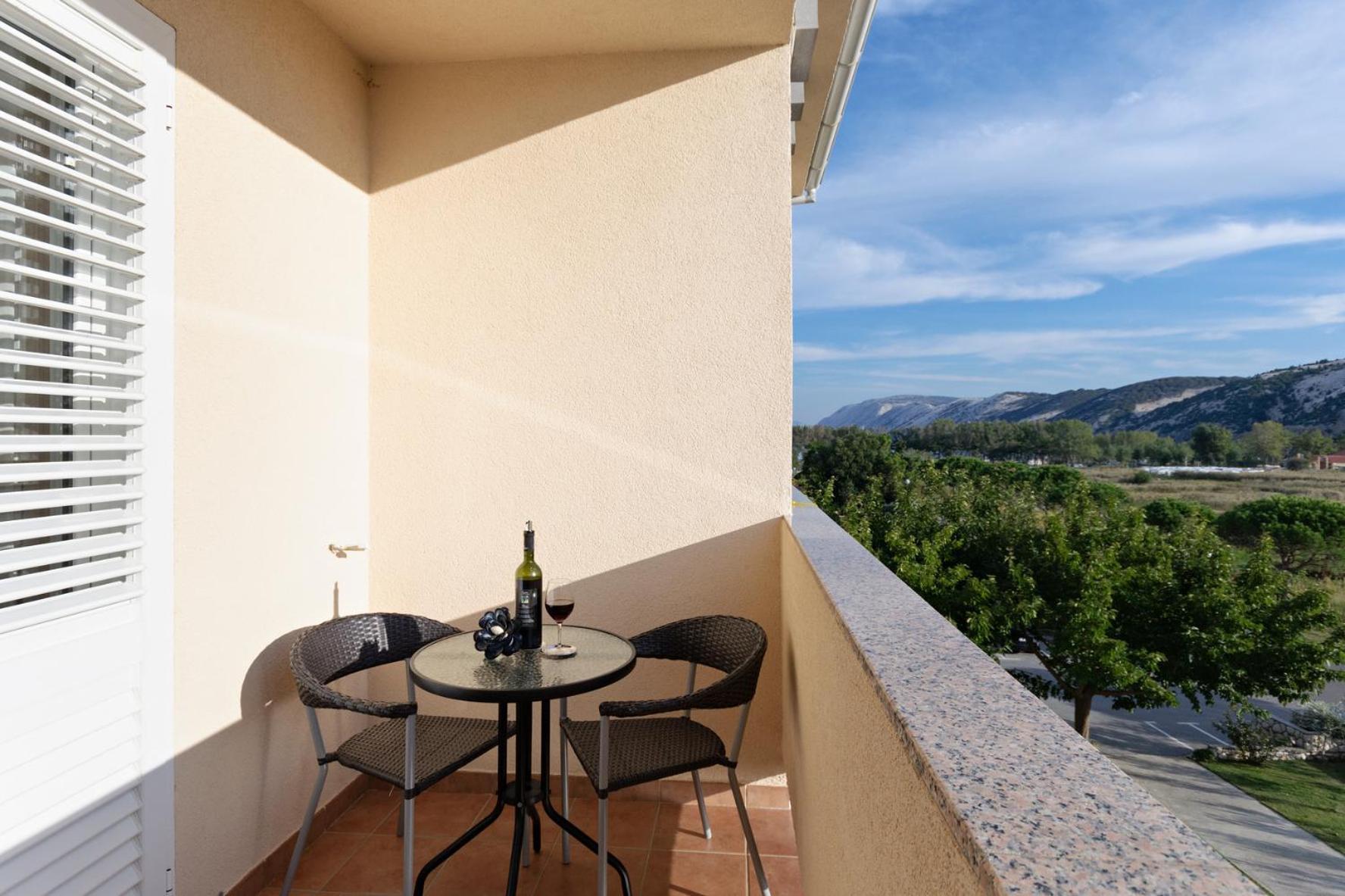 Hotel Epario Lopar Exterior photo