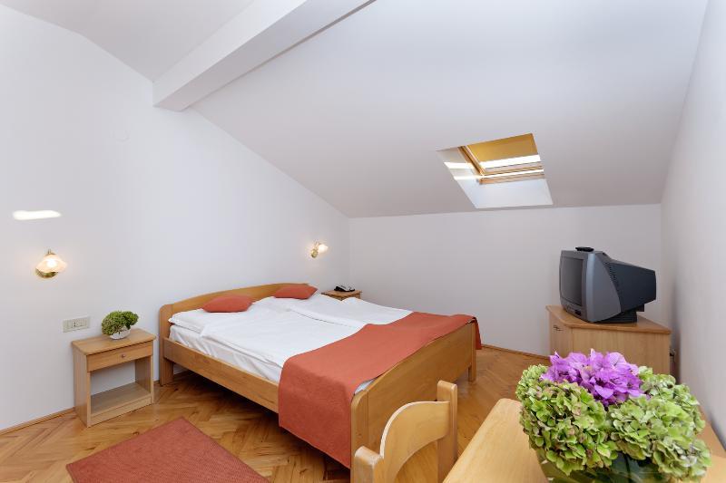 Hotel Epario Lopar Exterior photo